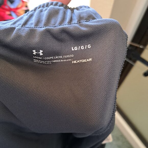 Under Armour Women's Running shorts size large grey and purple pockets - Picture 6 of 6